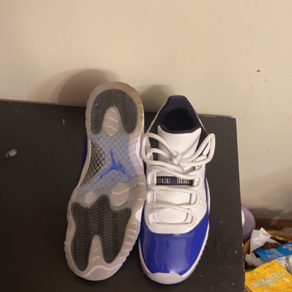 Jordan 11 lowtop - Picture 3 of 4